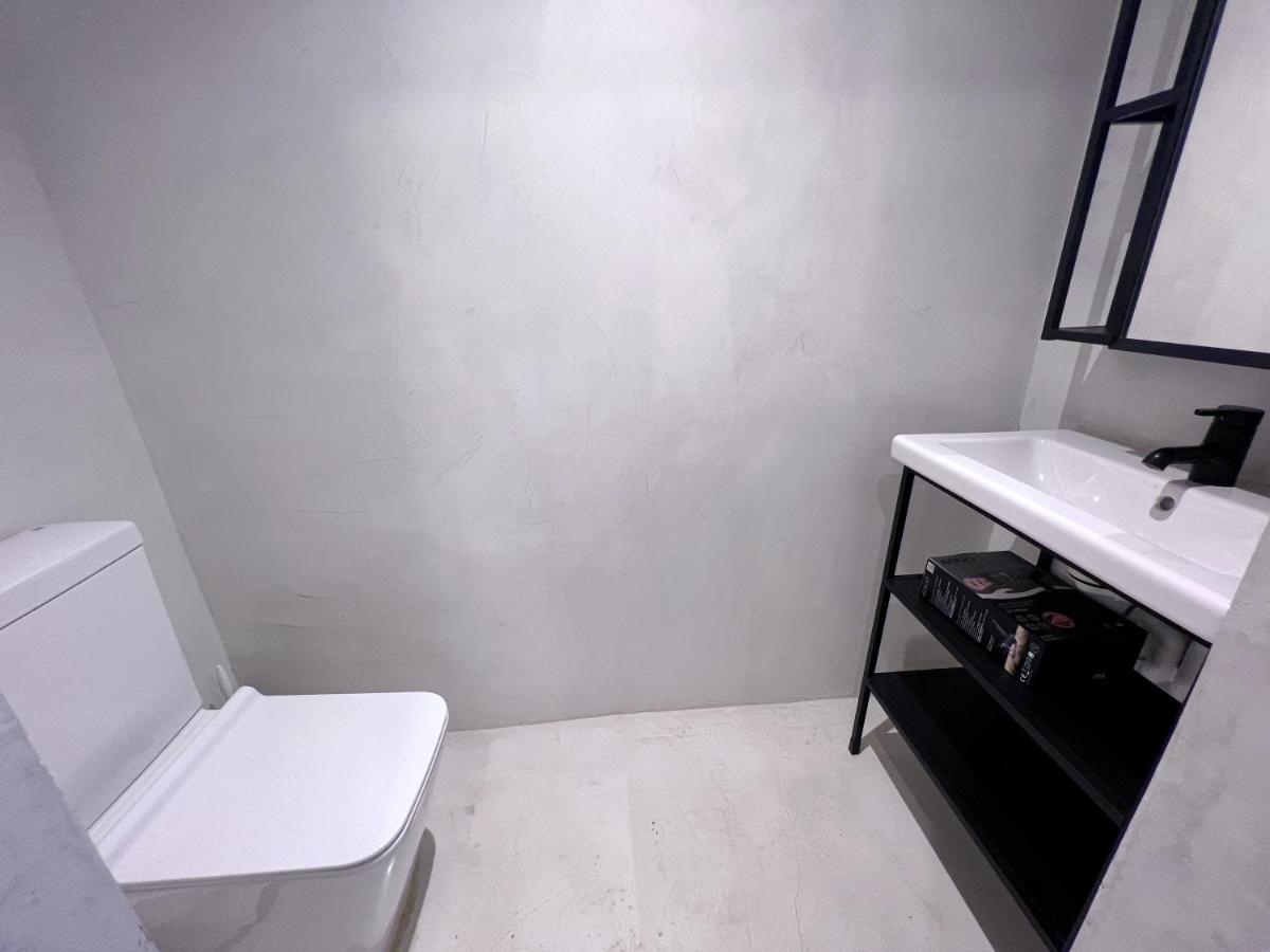 Hug Hotel2022 El Carrer del Canonge Exterior photo